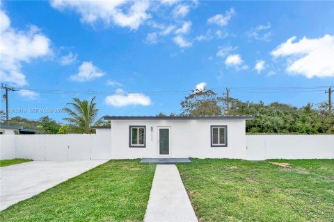 Villa ou maison à Miami Gardens, Floride 4 chambres, 125.42 m2 № 2025210