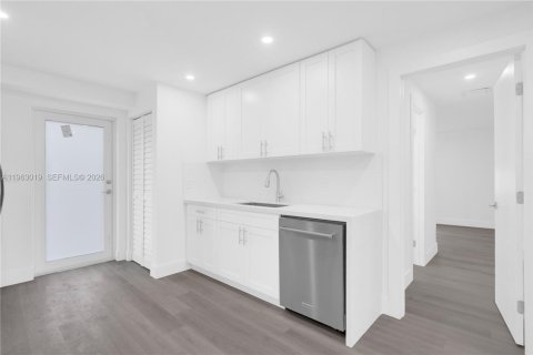 Villa ou maison à vendre à Miami Gardens, Floride: 4 chambres, 125.42 m2 № 2025210 - photo 13