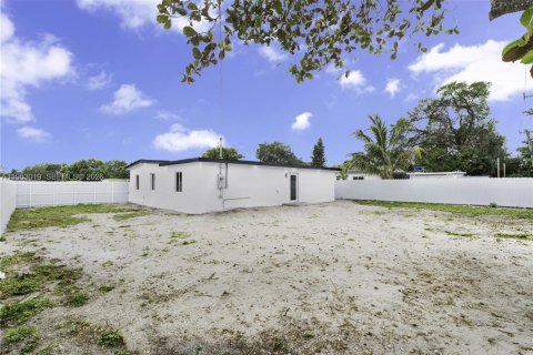 Villa ou maison à vendre à Miami Gardens, Floride: 4 chambres, 125.42 m2 № 2025210 - photo 6