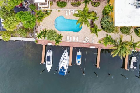 Снять в аренду кондоминиум в Форт-Лодердейл, Флорида 2 спальни, 83.89м2, № 1091888 - фото 1