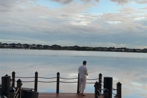 Casa en venta en Miami Lakes, Florida, 5 dormitorios, 280.01 m2 № 1872129 - foto 3
