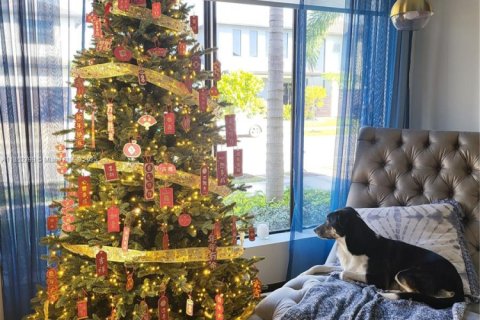 Casa en venta en Miami Lakes, Florida, 5 dormitorios, 280.01 m2 № 1872129 - foto 10