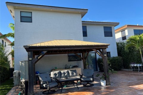 Casa en venta en Miami Lakes, Florida, 5 dormitorios, 280.01 m2 № 1872129 - foto 22