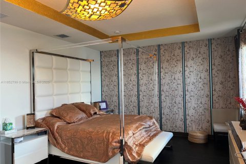 Casa en venta en Miami Lakes, Florida, 5 dormitorios, 280.01 m2 № 1872129 - foto 12