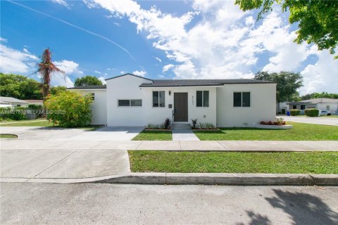 Casa en venta en Miami, Florida, 3 dormitorios, 134.52 m2 № 1988365 - foto 14