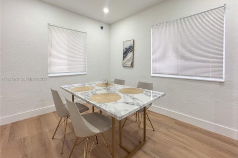 Casa en venta en Miami, Florida, 3 dormitorios, 134.52 m2 № 1988365 - foto 4
