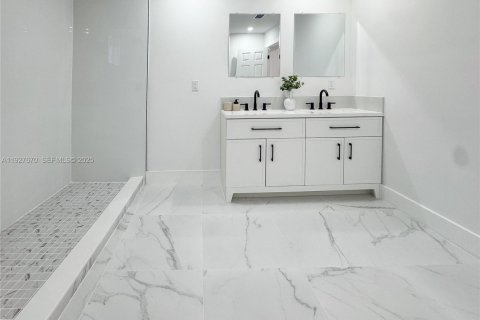 Casa en venta en Miami, Florida, 3 dormitorios, 134.52 m2 № 1988365 - foto 7