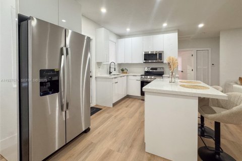 Casa en venta en Miami, Florida, 3 dormitorios, 134.52 m2 № 1988365 - foto 23