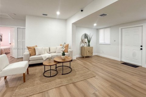 Casa en venta en Miami, Florida, 3 dormitorios, 134.52 m2 № 1988365 - foto 18