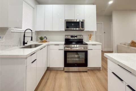 Casa en venta en Miami, Florida, 3 dormitorios, 134.52 m2 № 1988365 - foto 22