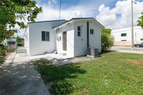 Casa en venta en Miami, Florida, 3 dormitorios, 134.52 m2 № 1988365 - foto 12