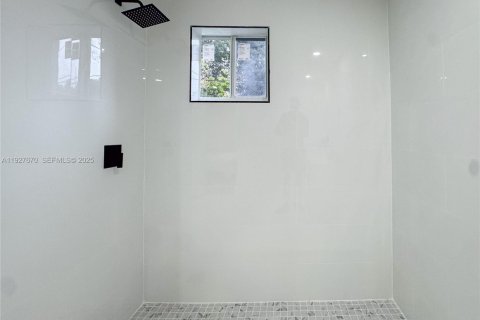 Casa en venta en Miami, Florida, 3 dormitorios, 134.52 m2 № 1988365 - foto 8
