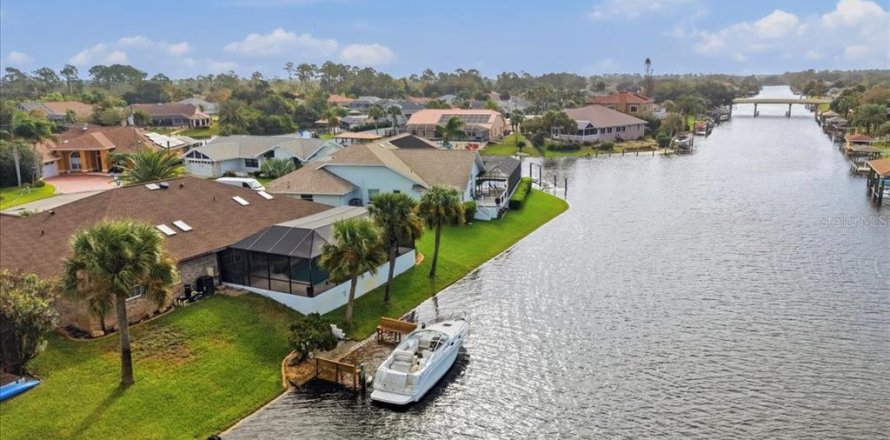 Casa en Palm Coast, Florida 3 dormitorios, 256.97 m2 № 2435147