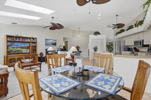 Casa en venta en Palm Coast, Florida, 3 dormitorios, 256.97 m2 № 2435147 - foto 13