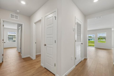Villa ou maison à vendre à Port St. Lucie, Floride: 4 chambres, 187.66 m2 № 2439224 - photo 2