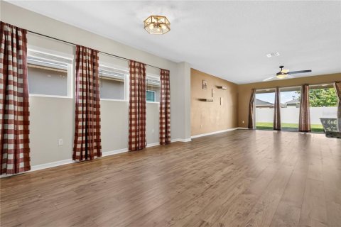 Купить виллу или дом в Клермон, Флорида 11 комнат, 202.9м2, № 2150144 - фото 8