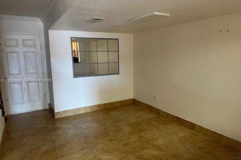 Copropriété à louer à Hialeah, Floride: 3 chambres, 112.23 m2 № 2024259 - photo 4