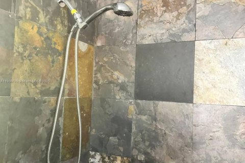 House in Dania Beach, Florida 3 bedrooms, 124.67 sq.m. № 1964180 - photo 11