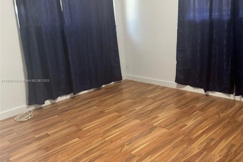 House in Dania Beach, Florida 3 bedrooms, 124.67 sq.m. № 1964180 - photo 7