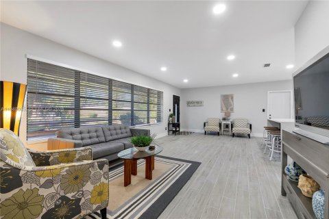 Villa ou maison à vendre à Plantation, Floride: 3 chambres, 128.21 m2 № 2004850 - photo 3