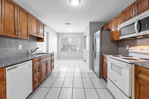 House in Riverview, Florida 3 bedrooms, 130.62 sq.m. № 2431954 - photo 17