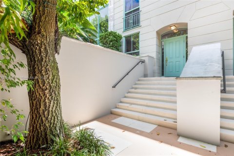 Townhouse in Coral Gables, Florida 2 bedrooms, 184.88 sq.m. № 1890022 - photo 2