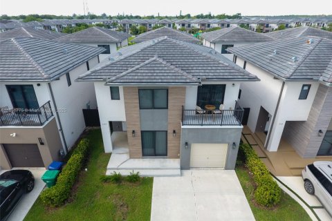 Villa ou maison à vendre à Florida City, Floride: 5 chambres, 176.7 m2 № 1963097 - photo 1