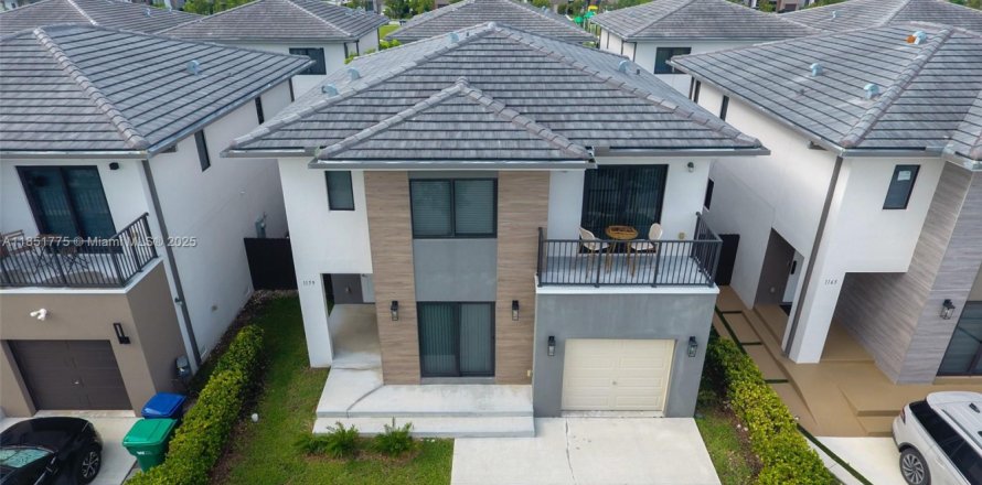 Villa ou maison à Florida City, Floride 5 chambres, 176.7 m2 № 1963097