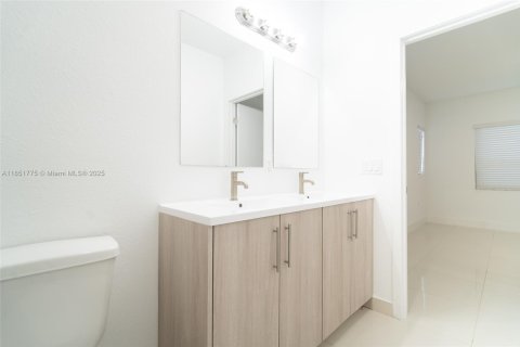 Villa ou maison à vendre à Florida City, Floride: 5 chambres, 176.7 m2 № 1963097 - photo 27