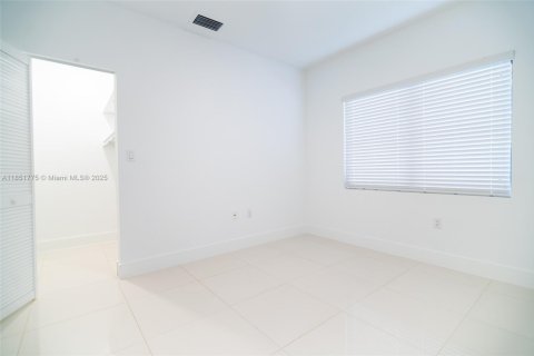 Villa ou maison à vendre à Florida City, Floride: 5 chambres, 176.7 m2 № 1963097 - photo 22