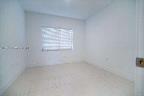 Villa ou maison à vendre à Florida City, Floride: 5 chambres, 176.7 m2 № 1963097 - photo 20