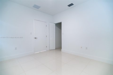 Villa ou maison à vendre à Florida City, Floride: 5 chambres, 176.7 m2 № 1963097 - photo 19