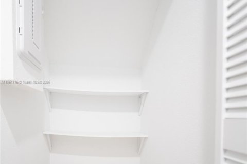 Villa ou maison à vendre à Florida City, Floride: 5 chambres, 176.7 m2 № 1963097 - photo 11