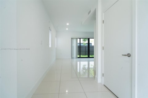 Villa ou maison à vendre à Florida City, Floride: 5 chambres, 176.7 m2 № 1963097 - photo 5