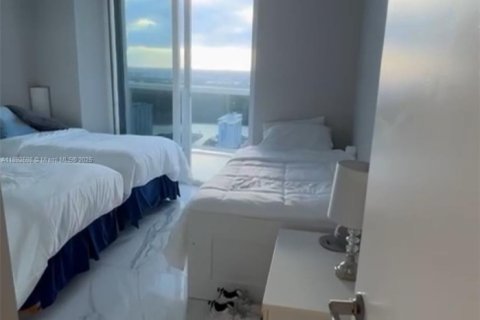 Condominio en venta en Sunny Isles Beach, Florida, 2 dormitorios, 133.31 m2 № 1946382 - foto 7