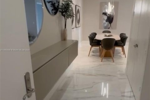 Condominio en venta en Sunny Isles Beach, Florida, 2 dormitorios, 133.31 m2 № 1946382 - foto 2