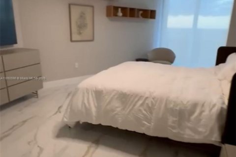 Condominio en venta en Sunny Isles Beach, Florida, 2 dormitorios, 133.31 m2 № 1946382 - foto 10