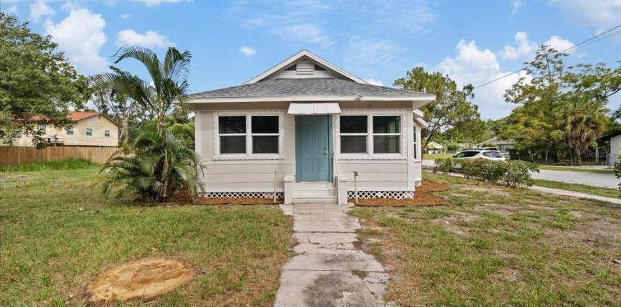 Villa ou maison à Saint Petersburg, Floride 3 chambres, 97.64 m2 № 2403093