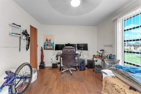 Condo in Miami, Florida, 2 bedrooms  № 1952874 - photo 10