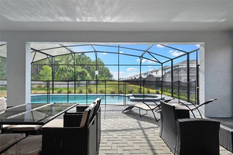 House in Davenport, Florida 10 bedrooms, 408.68 sq.m. № 1534794 - photo 27
