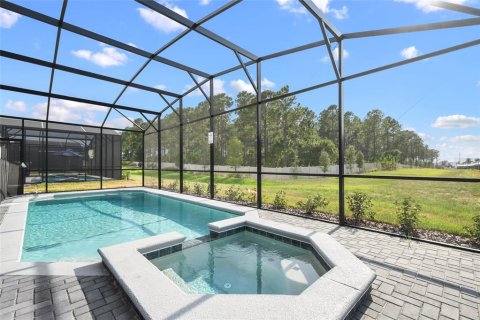House in Davenport, Florida 10 bedrooms, 408.68 sq.m. № 1534794 - photo 28