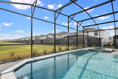House in Davenport, Florida 10 bedrooms, 408.68 sq.m. № 1534794 - photo 29