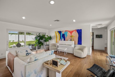 House in Delray Beach, Florida 3 bedrooms, 142.51 sq.m. № 2365340 - photo 12