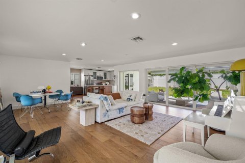 House in Delray Beach, Florida 3 bedrooms, 142.51 sq.m. № 2365340 - photo 11