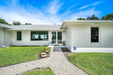 House in Delray Beach, Florida 3 bedrooms, 142.51 sq.m. № 2365340 - photo 2