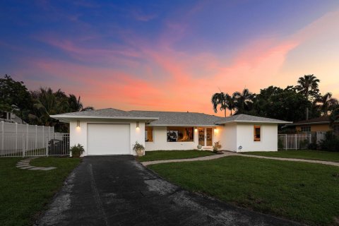 House in Delray Beach, Florida 3 bedrooms, 142.51 sq.m. № 2365340 - photo 5