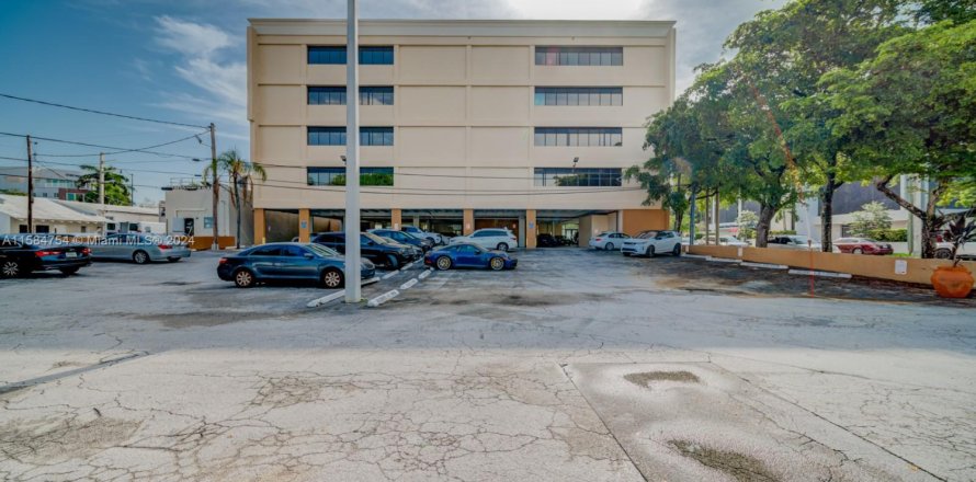 Office in Coral Gables, Florida № 1171134