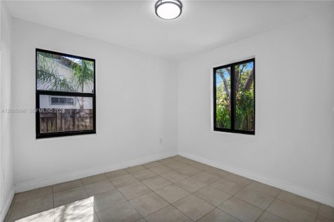 House in Miami, Florida 3 bedrooms, 88.54 sq.m. № 2069636 - photo 29