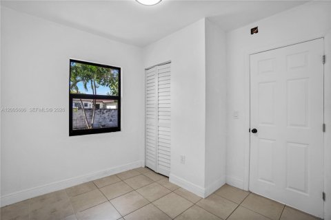 House in Miami, Florida 3 bedrooms, 88.54 sq.m. № 2069636 - photo 27