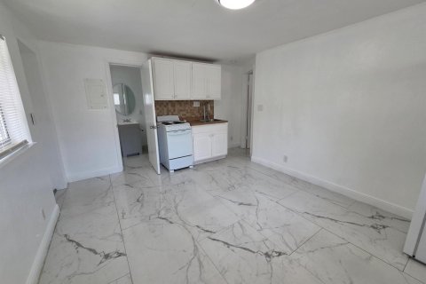 Apartment in Fort Lauderdale, Florida 1 bedroom, 198.44 sq.m. № 2305617
